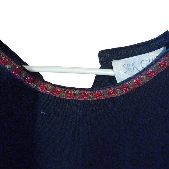 Silk Club Petites Tank & Sweater Black With Red Embroidered Flowers - Picture 4 of 6